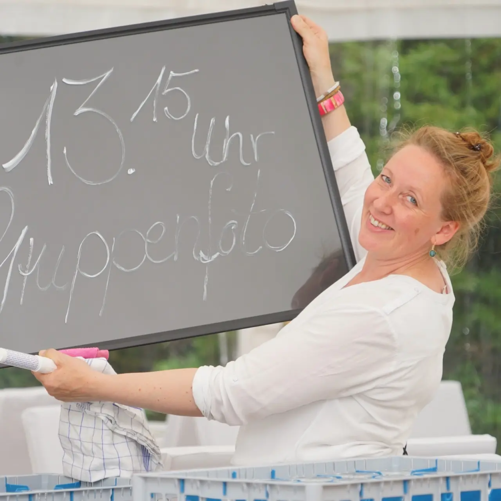 karriere-im-scherrer.de-Heinz O. Wehmann-Landhaus Scherrer Hamburg-Auszeichnung-Scherrer-Team - Hochzeit Gruppenfoto